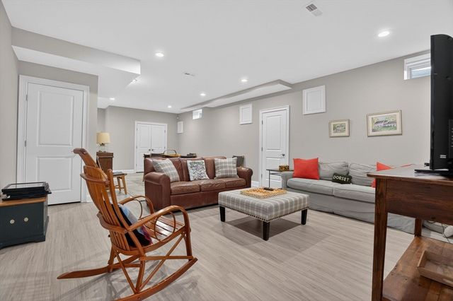 5 Stoneridge Way 5, Medfield, MA 02052