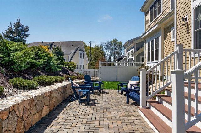 5 Stoneridge Way 5, Medfield, MA 02052