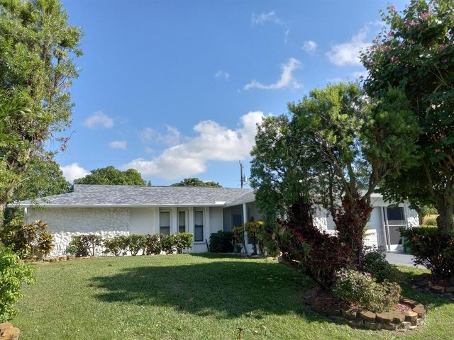 1971 SE FALLON Drive, Port St. Lucie, FL 34983