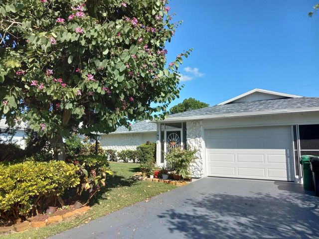 1971 SE FALLON Drive, Port St. Lucie, FL 34983