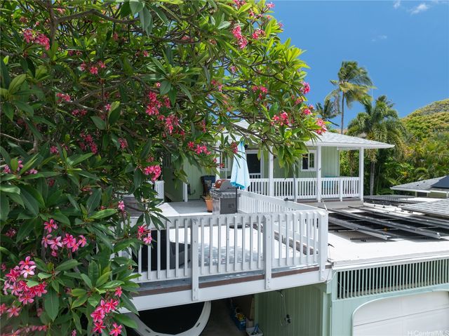 409 Wanaao Road, Kailua, HI 96734