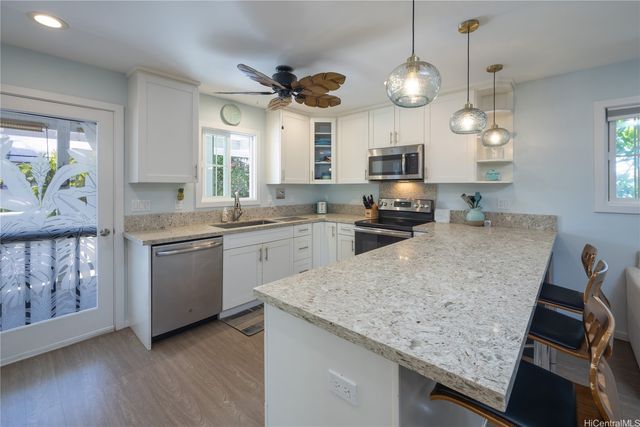 409 Wanaao Road, Kailua, HI 96734