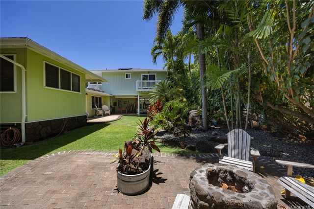 409 Wanaao Road, Kailua, HI 96734