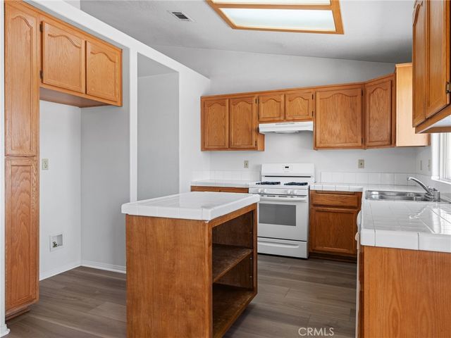 19068 Goleta Street, Hesperia, CA 92345