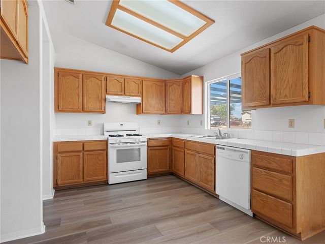 19068 Goleta Street, Hesperia, CA 92345