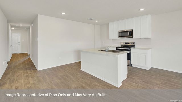1017 PRINCE ALBERT, Seguin, TX 78155