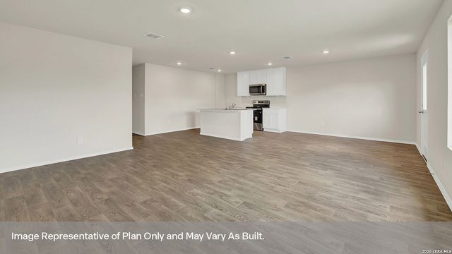 1017 PRINCE ALBERT, Seguin, TX 78155