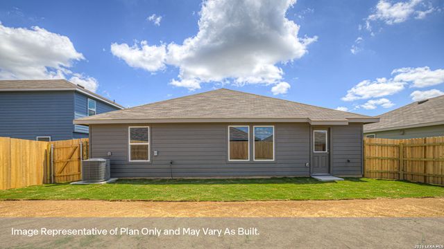 1017 PRINCE ALBERT, Seguin, TX 78155
