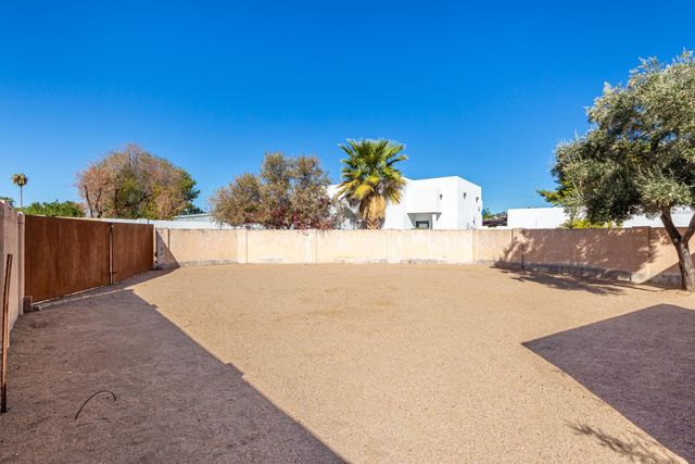 3509 E Cannon Drive, Phoenix, AZ 85028
