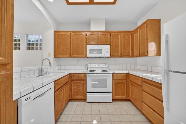 751 Silchester Ct, Folsom, CA 95630