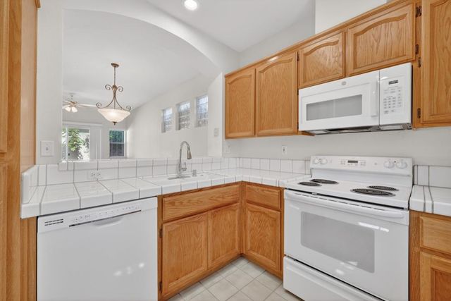 751 Silchester Ct, Folsom, CA 95630