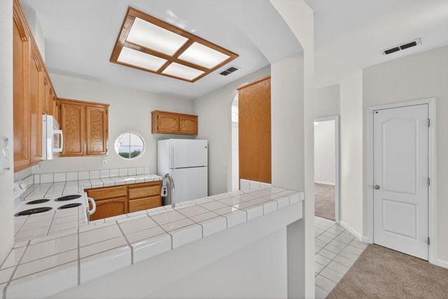 751 Silchester Ct, Folsom, CA 95630