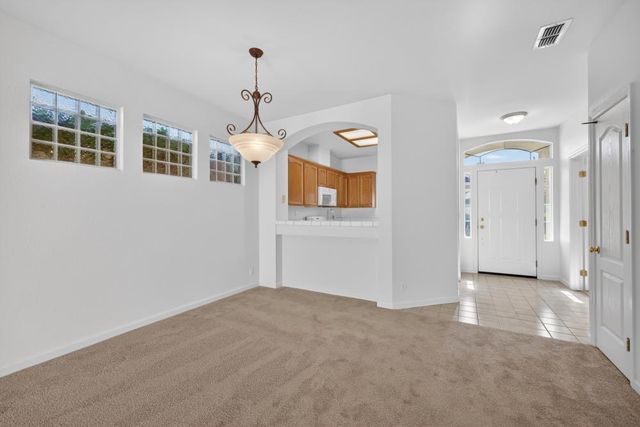 751 Silchester Ct, Folsom, CA 95630