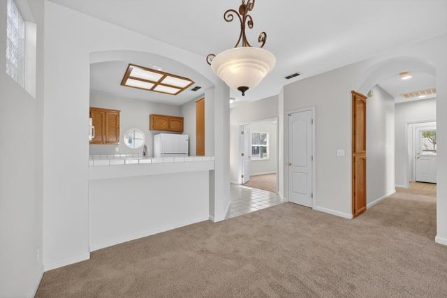 751 Silchester Ct, Folsom, CA 95630