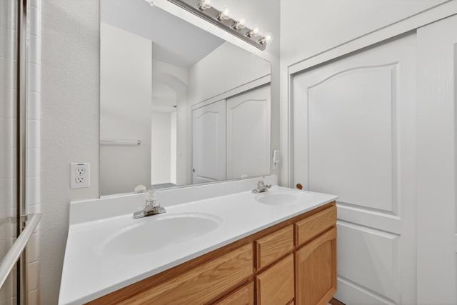 751 Silchester Ct, Folsom, CA 95630