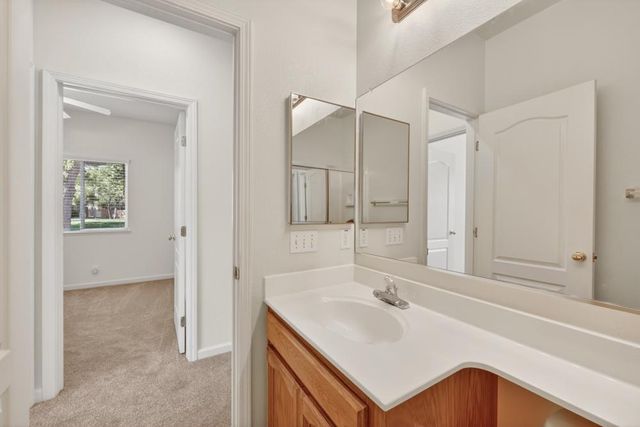 751 Silchester Ct, Folsom, CA 95630