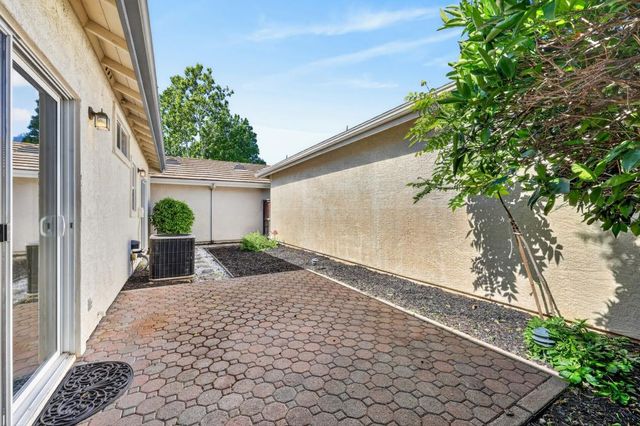 751 Silchester Ct, Folsom, CA 95630