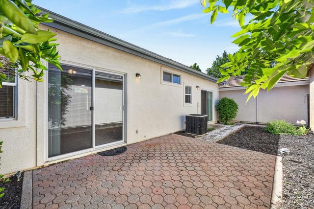 751 Silchester Ct, Folsom, CA 95630