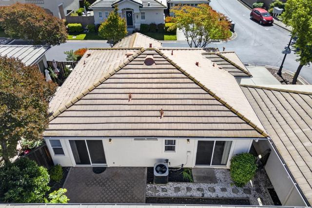751 Silchester Ct, Folsom, CA 95630