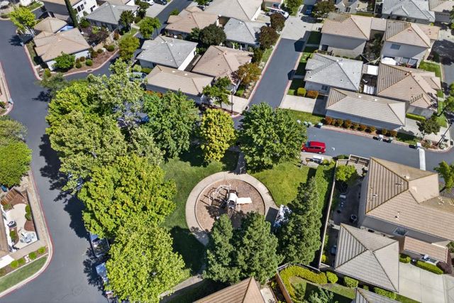 751 Silchester Ct, Folsom, CA 95630