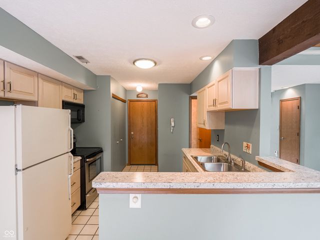 4624 Stansbury Lane, Indianapolis, IN 46254