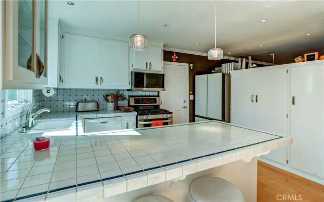 3185 Bonn Drive, Laguna Beach, CA 92651