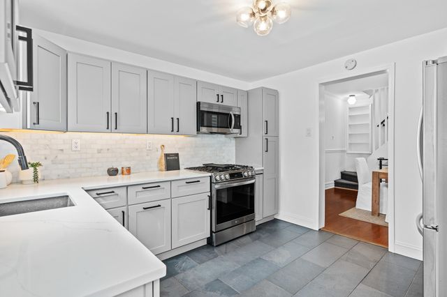 183 LEXINGTON AVE, Jc, West Bergen, NJ 07304