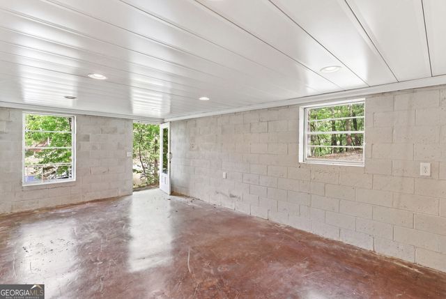 5046 McKinzey Lane, Flowery Branch, GA 30542