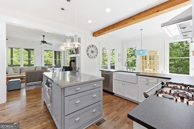 5046 McKinzey Lane, Flowery Branch, GA 30542