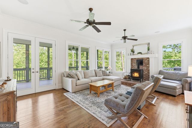 5046 McKinzey Lane, Flowery Branch, GA 30542