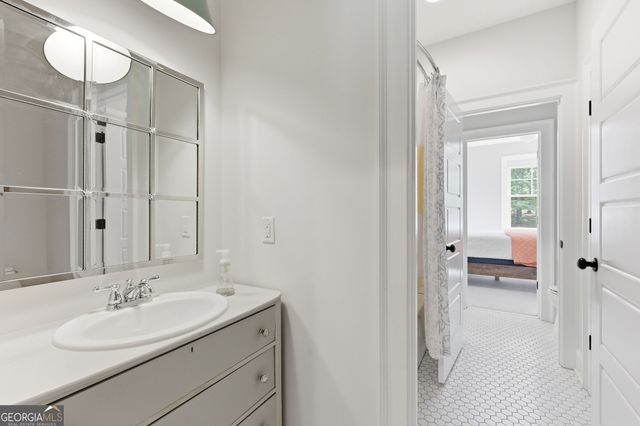 5046 McKinzey Lane, Flowery Branch, GA 30542