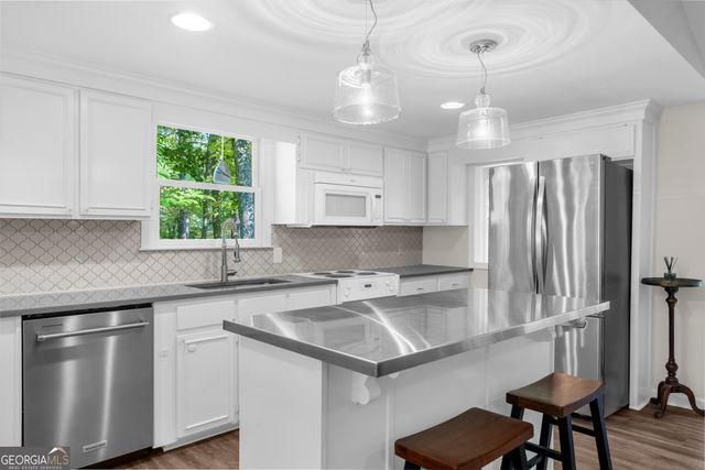 5046 McKinzey Lane, Flowery Branch, GA 30542