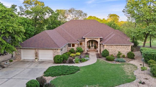 16 Ellwood Circle, Bella Vista, AR 72715
