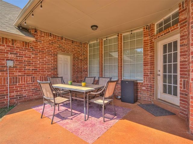 1810 Sandpiper Drive, Blanchard, OK 73010