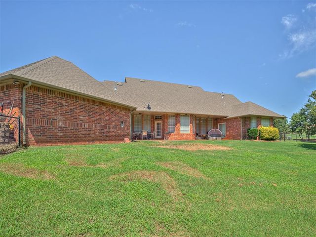 1810 Sandpiper Drive, Blanchard, OK 73010