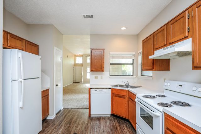 6216 Fairlane Drive, Arlington, TX 76001