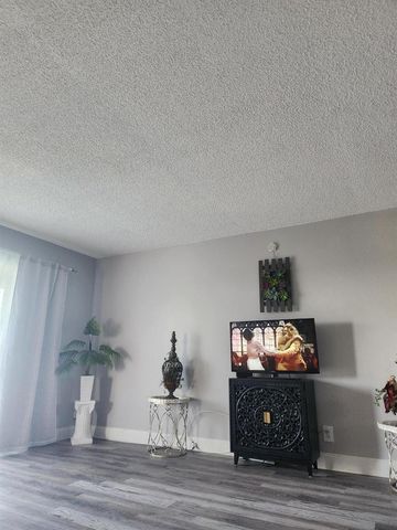 2606 Garden Drive S 304, Lake Worth, FL 33461