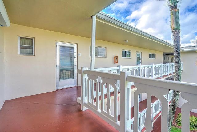 2606 Garden Drive S 304, Lake Worth, FL 33461