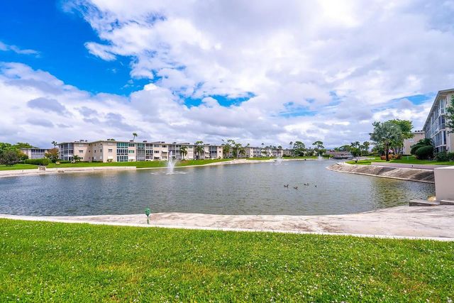 2606 Garden Drive S 304, Lake Worth, FL 33461