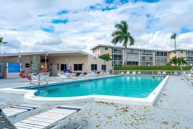 2606 Garden Drive S 304, Lake Worth, FL 33461