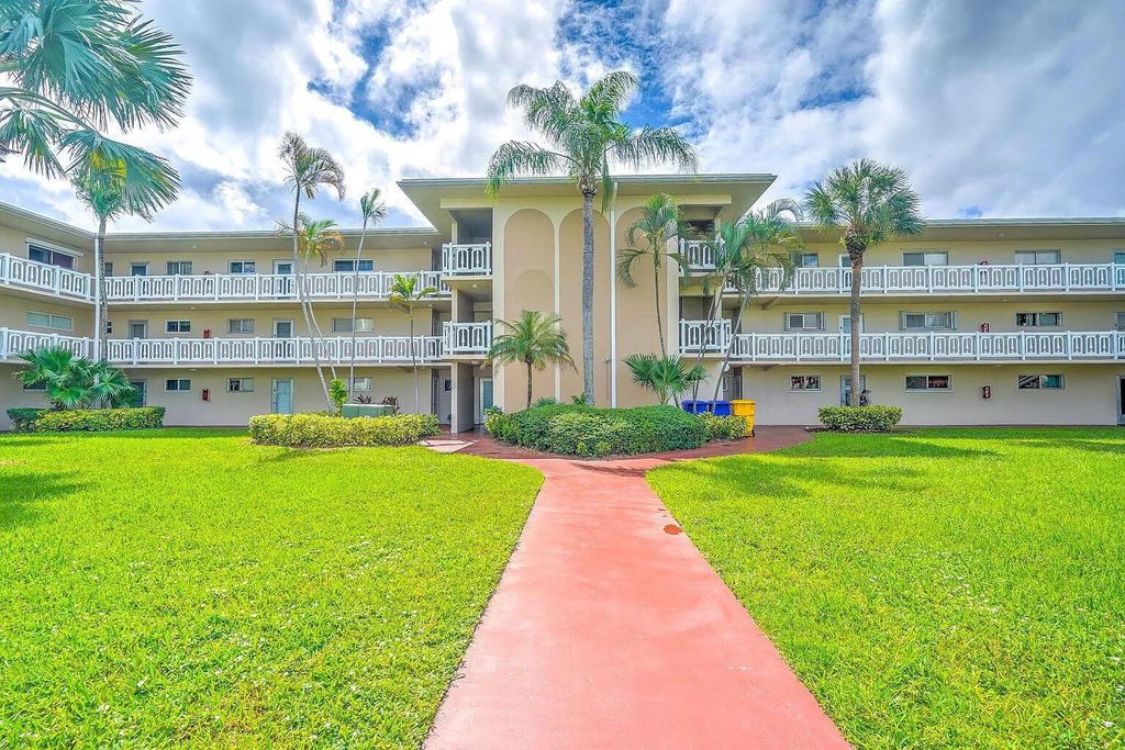 2606 Garden Drive S 304, Lake Worth, FL 33461