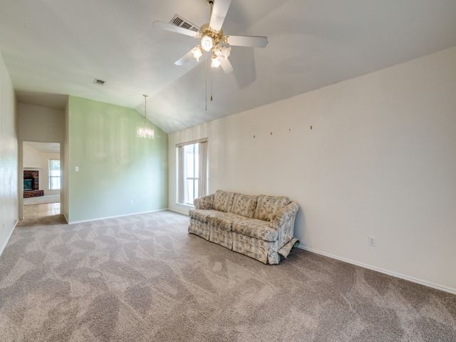 5903 Garden View Drive, Arlington, TX 76018