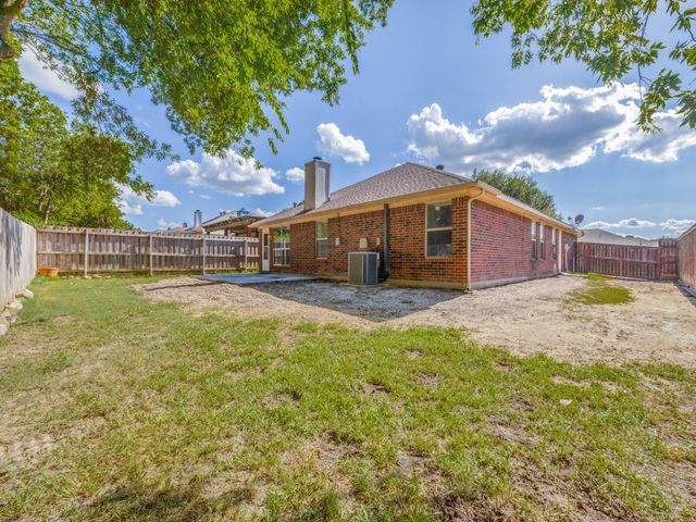 5903 Garden View Drive, Arlington, TX 76018