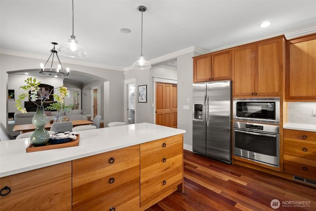 6963 NE Hidden Cove Road, Bainbridge Island, WA 98110