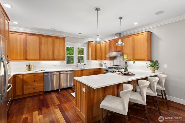 6963 NE Hidden Cove Road, Bainbridge Island, WA 98110