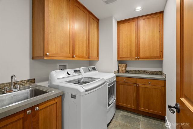 6963 NE Hidden Cove Road, Bainbridge Island, WA 98110