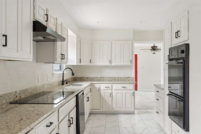 2839 Handley Drive, Fort Worth, TX 76112