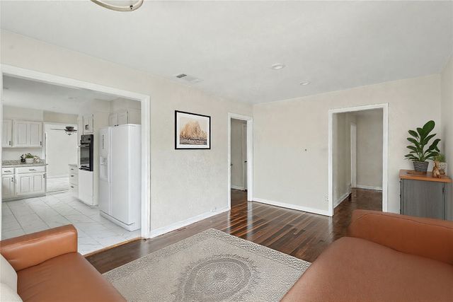 2839 Handley Drive, Fort Worth, TX 76112