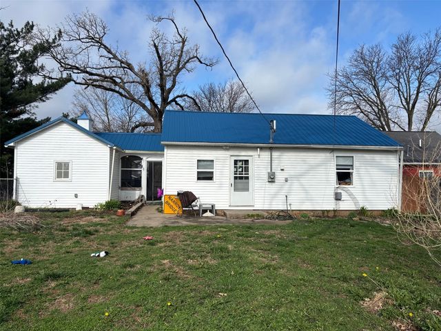 1052 Daniels Street NE, Cedar Rapids, IA 52402