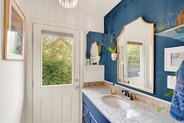 117 S Wilson ST, San Marcos, TX 78666